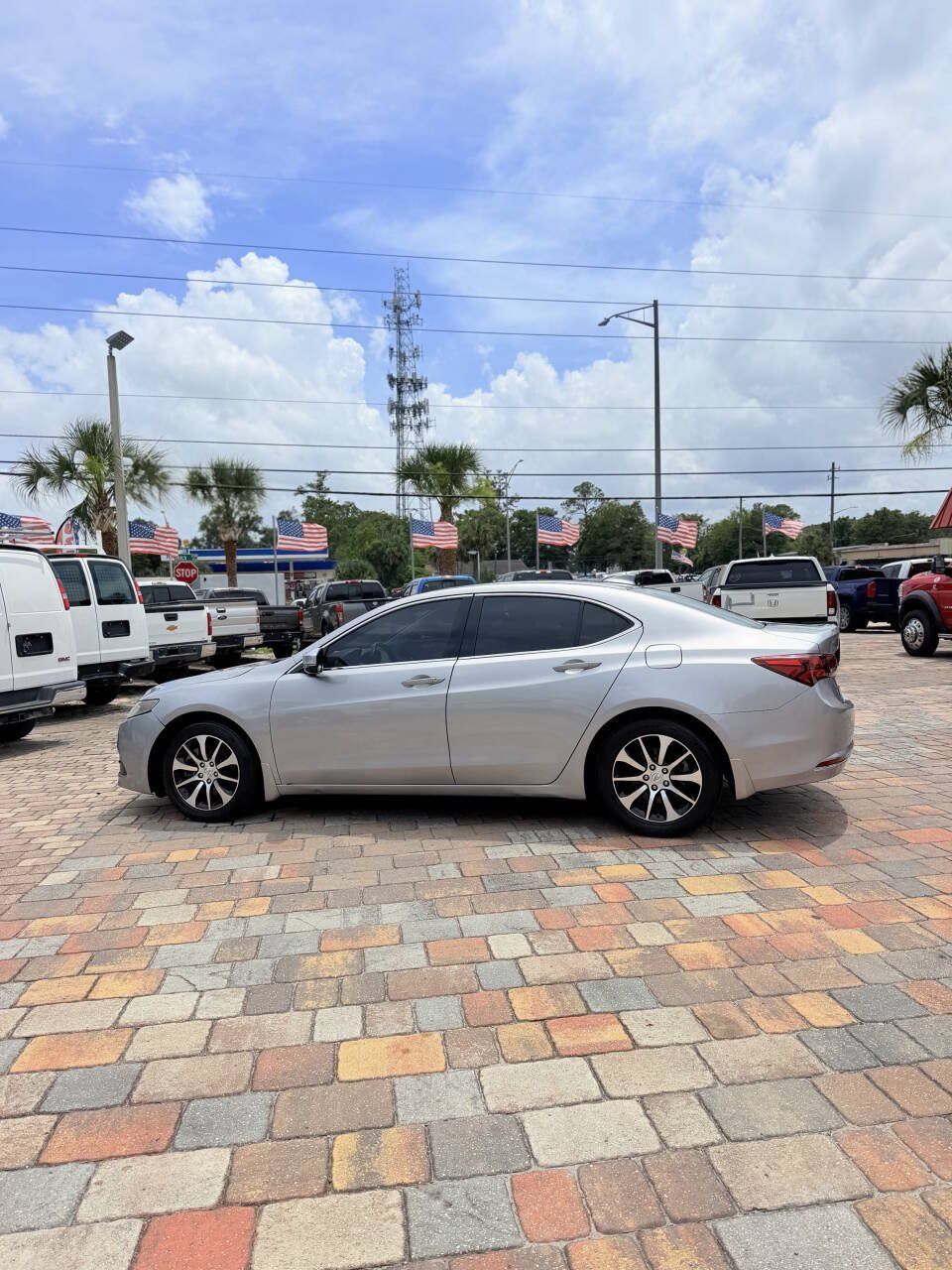 Used 2017 Acura TLX FWD image 11