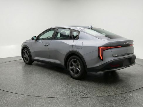 Used 2025 Kia K4 FWD image 6