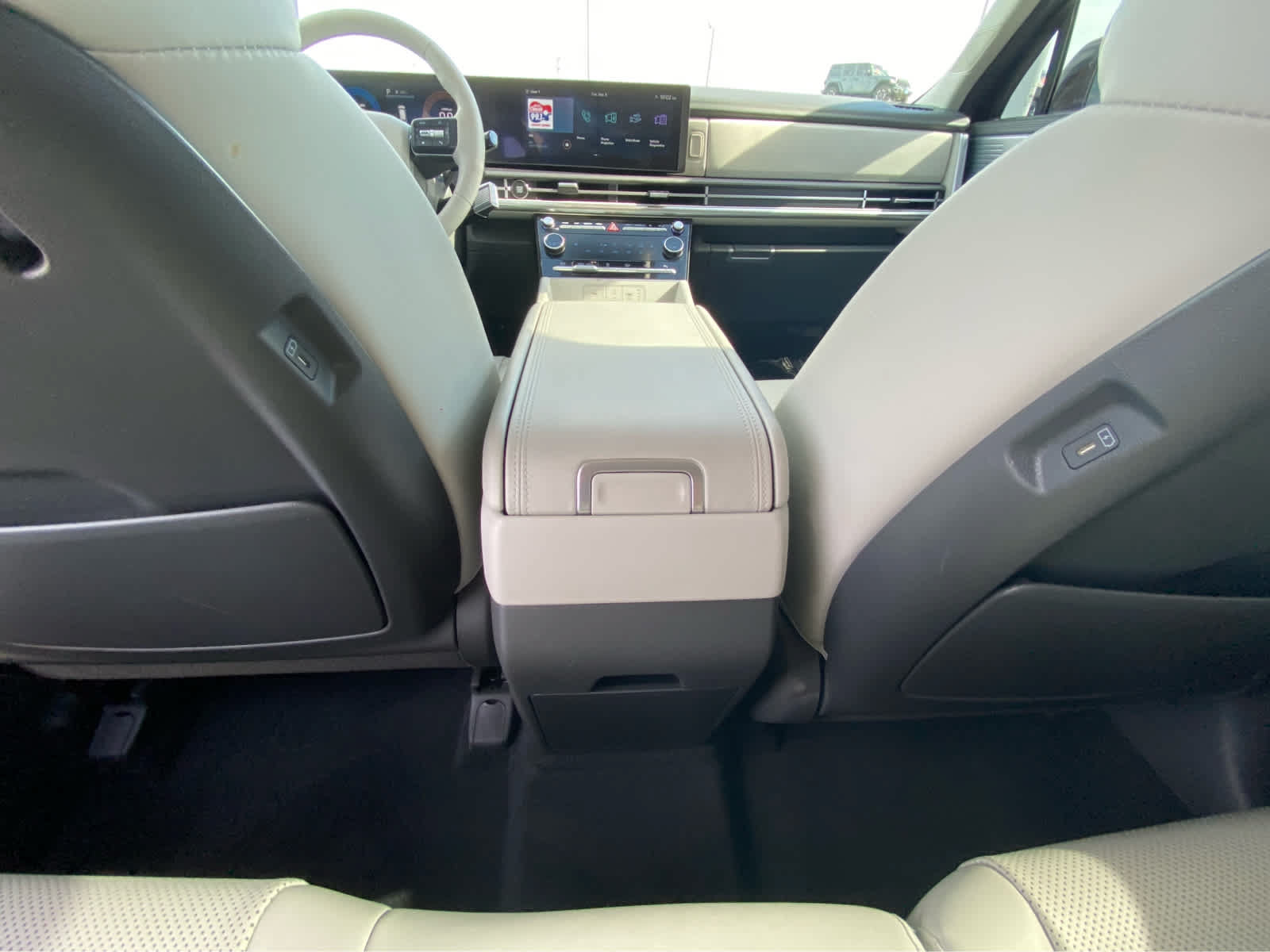 Used 2026 Hyundai Santa Fe SEL FWD image 15