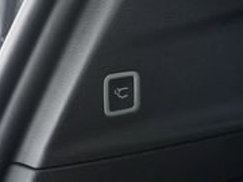 New 2026 Chrysler Voyager LX FWD image 9