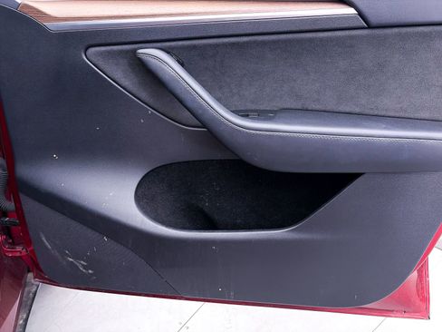 Used 2024 Tesla Model Y Performance image 31