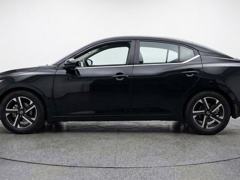 Used 2025 Nissan Sentra SV FWD image 5