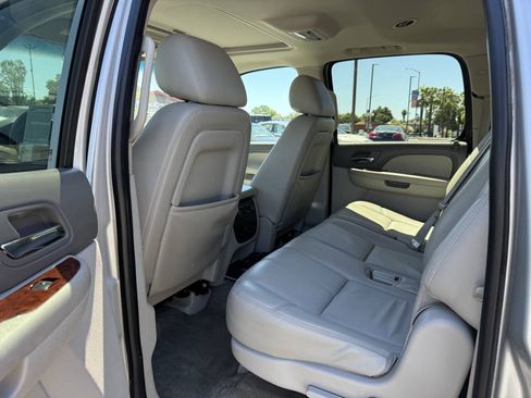 Used 2011 Chevrolet Suburban LT AWD/4WD image 11