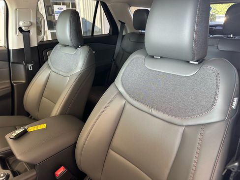 Certified 2026 Ford Explorer Active w/ Active Comfort Package RWD image 18