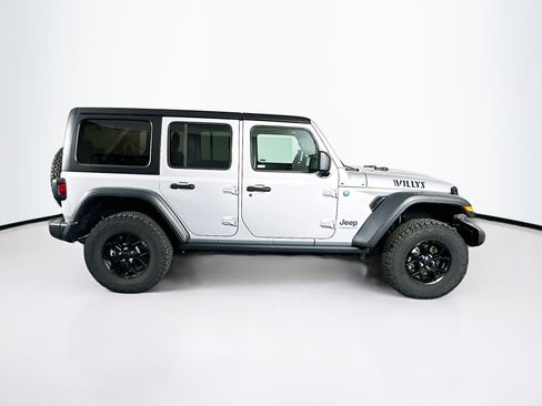 Used 2024 Jeep Wrangler Willys image 10
