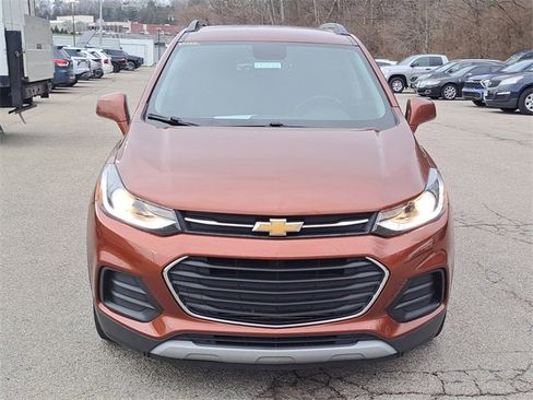 Used 2019 Chevrolet Trax LT w/ LT Convenience Package image 8