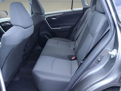 Certified 2022 Toyota RAV4 XLE w/ Convenience Package FWD image 12