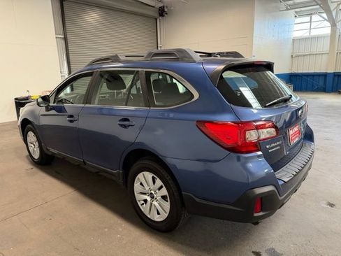 Used 2019 Subaru Outback 2.5i AWD/4WD image 5