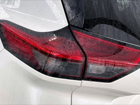 Used 2023 Nissan Rogue SV image 28