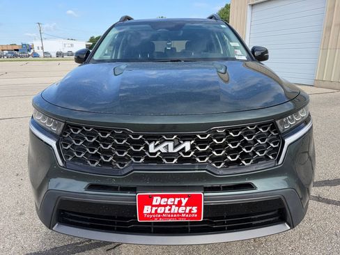 Used 2023 Kia Sorento S w/ Panoramic Sunroof Package AWD/4WD image 3