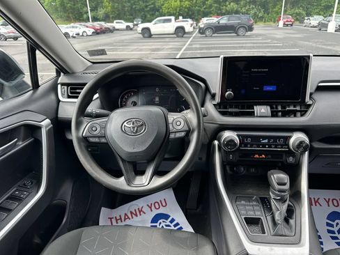 Used 2023 Toyota RAV4 XLE AWD/4WD image 17