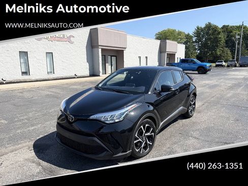 Used 2020 Toyota C-HR XLE FWD image 1