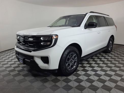 Used 2025 Ford Expedition Active image 7