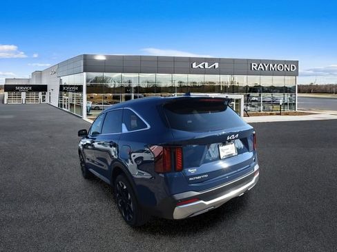 Certified 2026 Kia Sorento EX AWD/4WD image 6