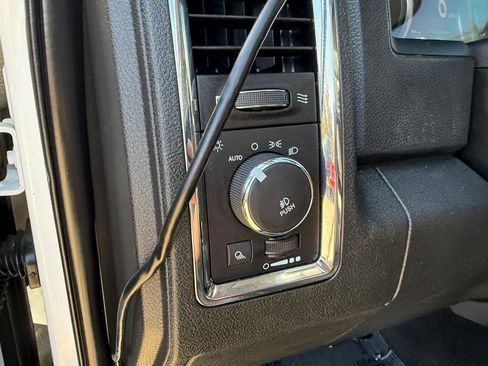 Used 2016 RAM 3500 Laramie image 12