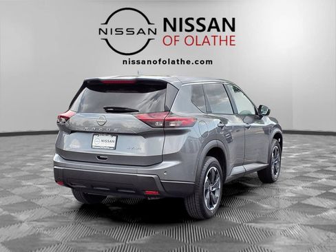 Used 2024 Nissan Rogue SV AWD/4WD image 29