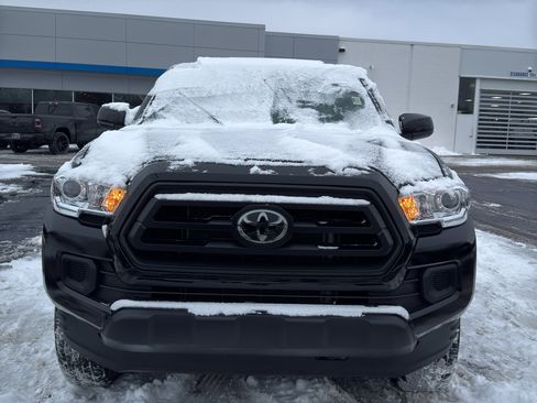 Used 2023 Toyota Tacoma SR image 3