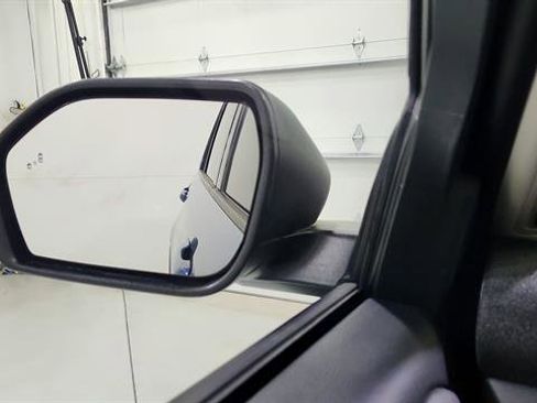 Used 2025 Ford Explorer Active RWD image 13
