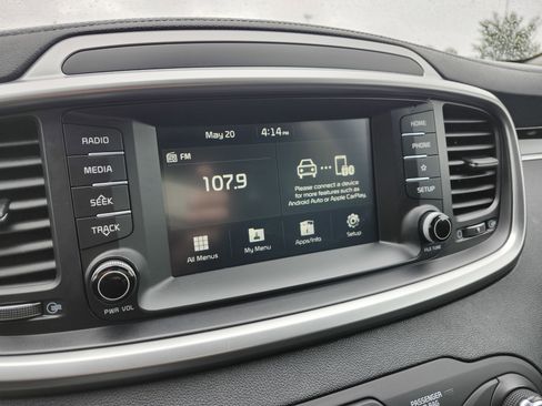 Used 2019 Kia Sorento L FWD image 4