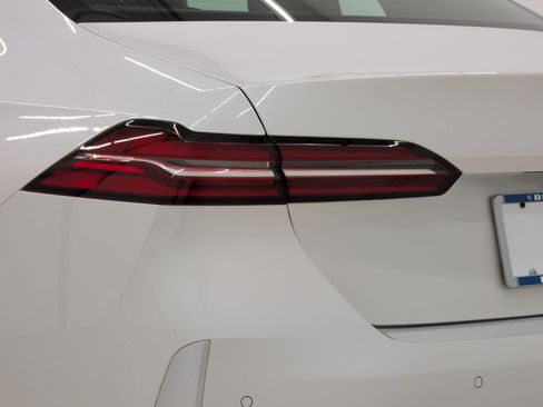 New 2026 BMW 530i RWD image 13