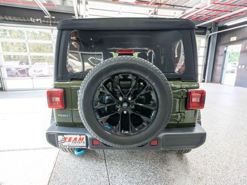 Used 2023 Jeep Wrangler Unlimited Sahara w/ Cold Weather Group AWD/4WD image 3
