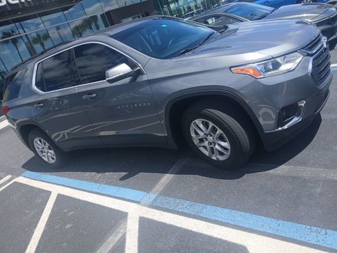 Used 2021 Chevrolet Traverse LT image 6