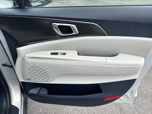 Used 2025 Kia Carnival SX Prestige FWD image 20