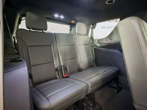 Used 2022 Chevrolet Tahoe Z71 w/ Luxury Package AWD/4WD image 33
