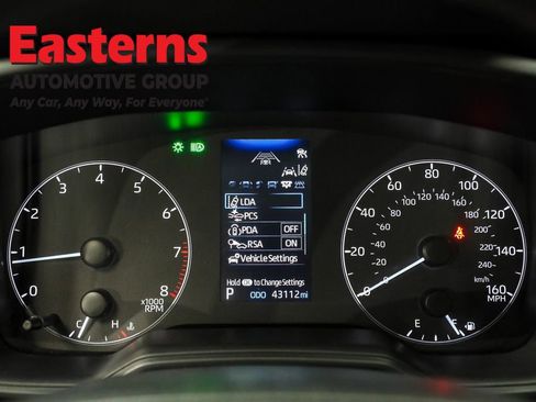 Used 2024 Toyota Corolla LE image 28