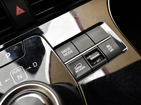 Used 2023 Subaru Solterra AWD image 32