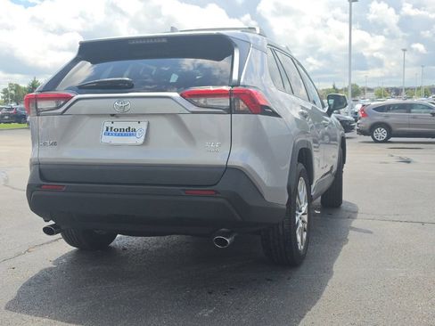 Used 2021 Toyota RAV4 XLE Premium AWD/4WD image 9