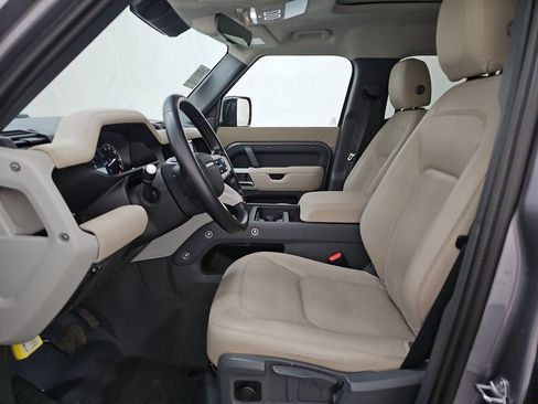 Used 2023 Land Rover Defender 110 S image 4