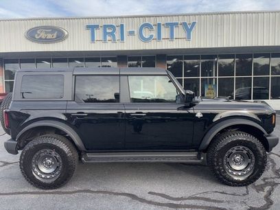 New 2025 Ford Bronco Outer Banks w/ Sasquatch Package