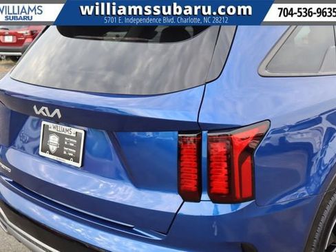 Used 2023 Kia Sorento S w/ Panoramic Sunroof Package image 12