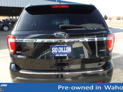 Used 2018 Ford Explorer XLT w/ Equipment Group 201A image 4