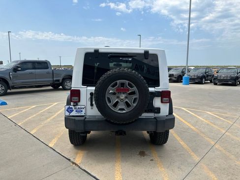 Used 2017 Jeep Wrangler Rubicon w/ Connectivity Group AWD/4WD image 6