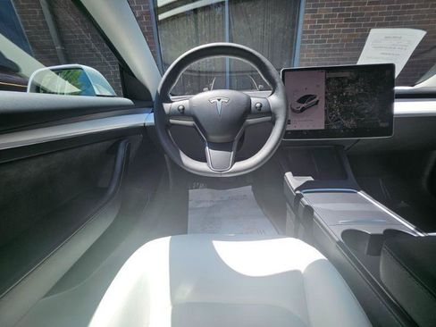 Used 2023 Tesla Model 3 Standard Range RWD image 4