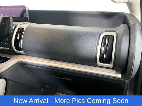 Used 2025 Ford Expedition Active AWD/4WD image 16