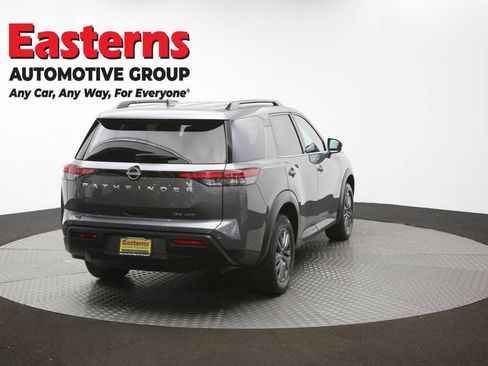 Used 2024 Nissan Pathfinder SV image 38