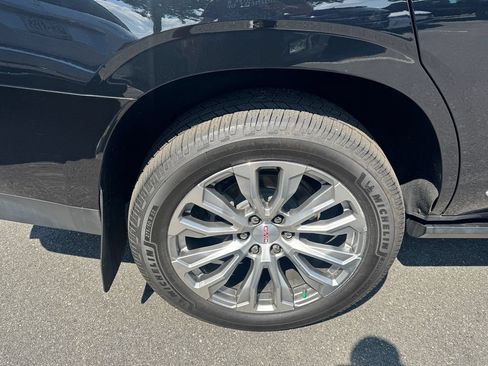 Used 2022 GMC Yukon Denali AWD/4WD image 11