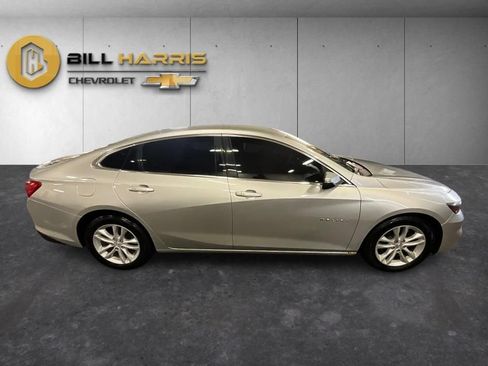 Used 2017 Chevrolet Malibu LT FWD image 11
