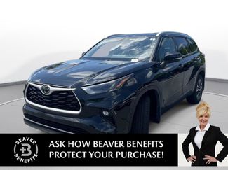Used 2022 Toyota Highlander XLE AWD/4WD video 1