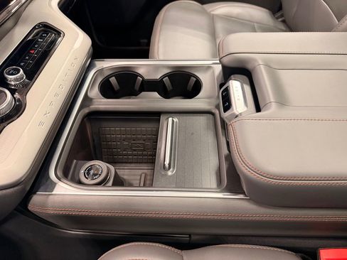 Used 2025 Ford Expedition Max Active image 42