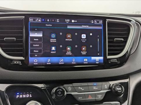 Used 2025 Chrysler Pacifica Select FWD image 24