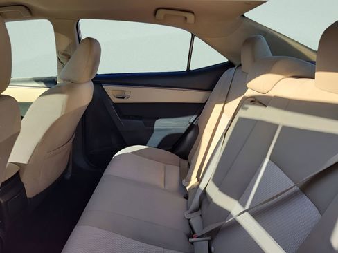 Used 2015 Toyota Corolla LE image 9