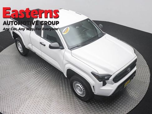 Used 2025 Toyota Tacoma SR RWD image 3