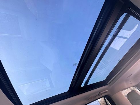 Used 2019 Ford Expedition Platinum image 32