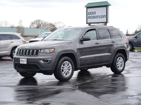 Used 2019 Jeep Grand Cherokee Laredo AWD/4WD image 7