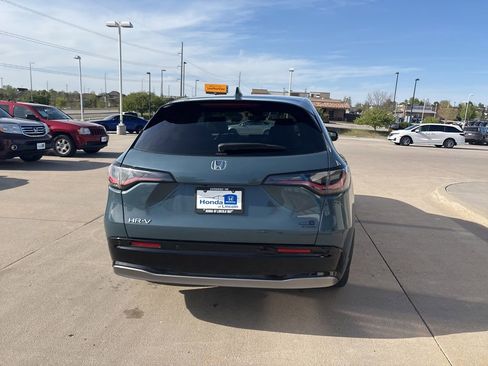 Used 2025 Honda HR-V EX-L image 6