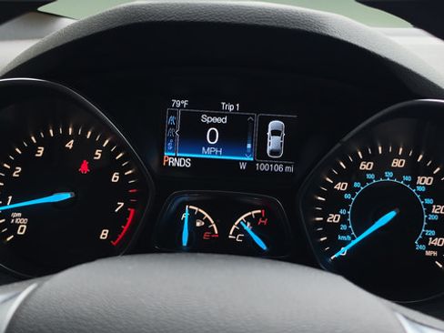 Used 2016 Ford Escape SE w/ Equipment Group 201A FWD image 21